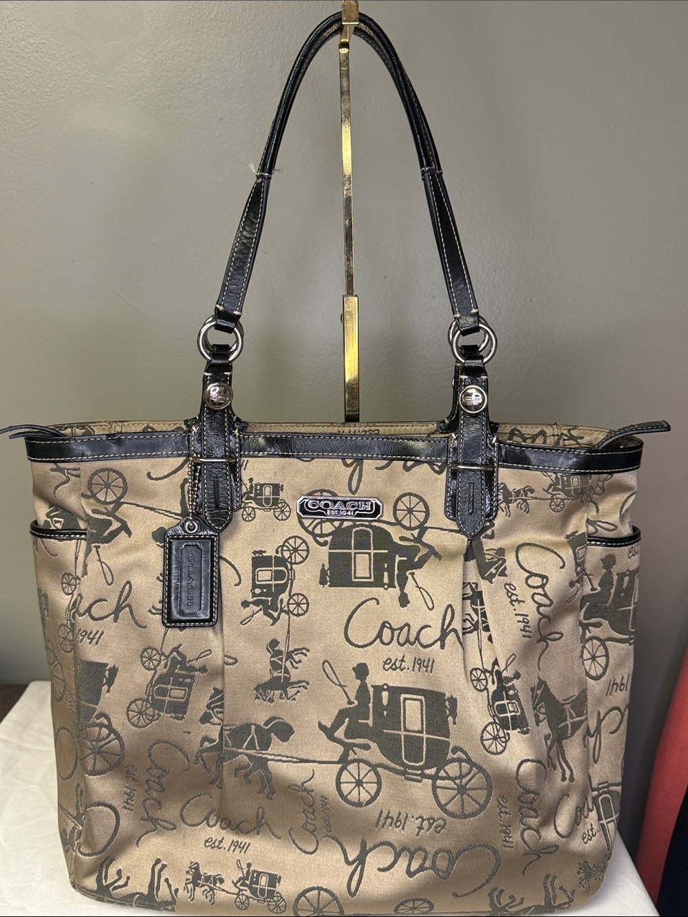 Coach Horse & Carriage East West Gallery Tote F16567 Black Tan Jacquard